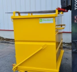 benne à fond ouvrant sur roues montage sur fourches de chariot élévateur avec blocage automatique par étrier